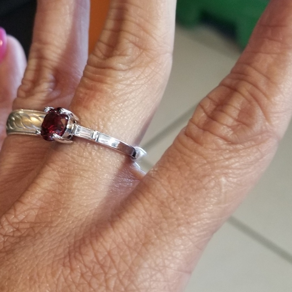 RING - Picture 2 of 4